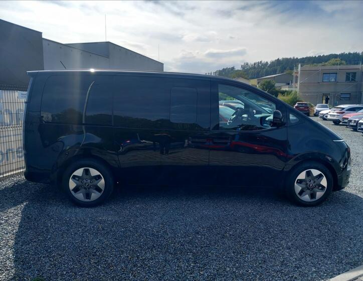 Hyundai Staria 5