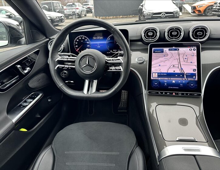 Mercedes-Benz Třídy C Sedan 2,0 l 145 kw