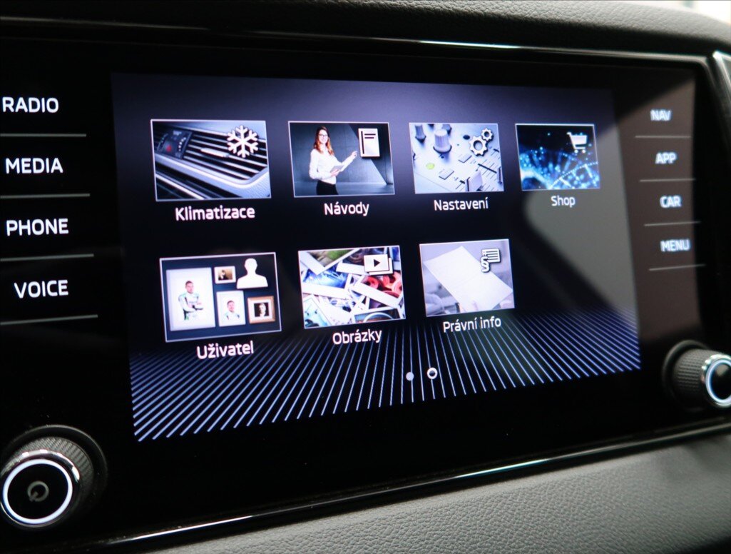 Škoda Karoq SUV 1,5 l 110 kw