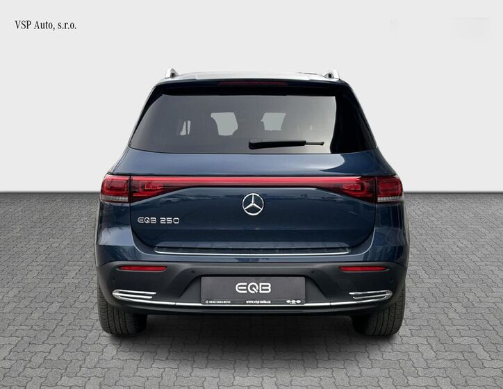 Mercedes-Benz EQB 4