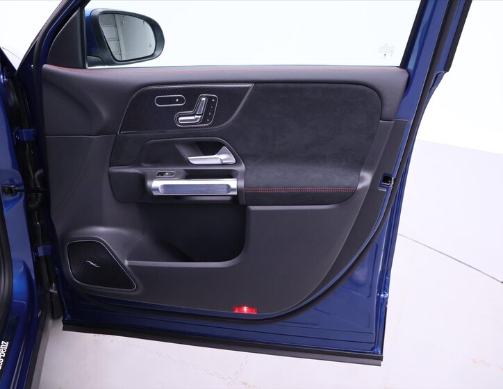 Mercedes-Benz GLB SUV / Terénní 2,0 l 110 kw