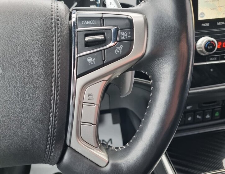 Mitsubishi Outlander SUV 2,4 l 165 kw