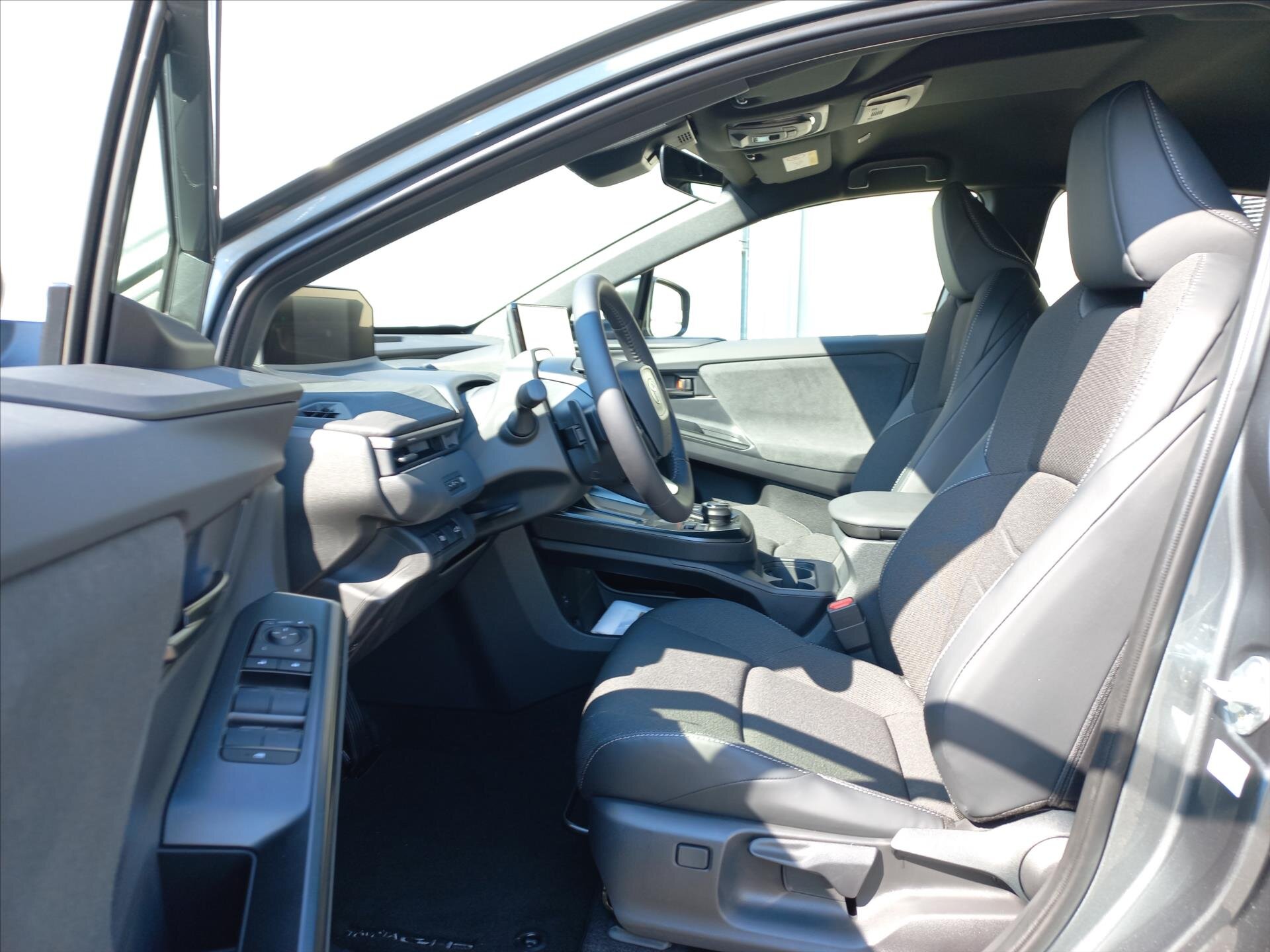 Toyota C-HR CUV / Crossover 2,0 l 0