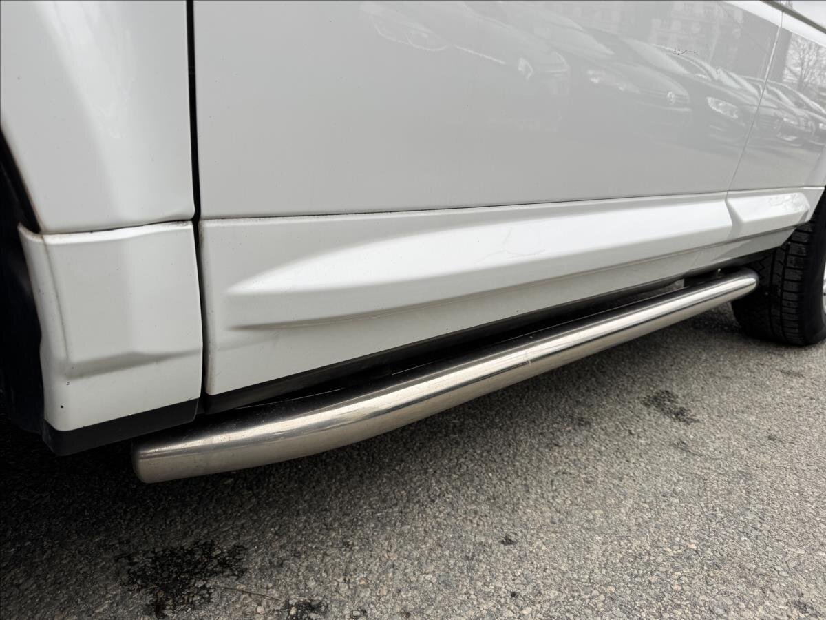 Land Rover Freelander SUV / Terénní 2,2 l 140 kw