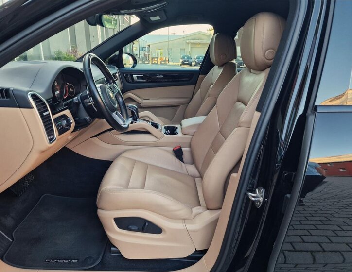 Porsche Cayenne SUV 3,0 l 250 kw