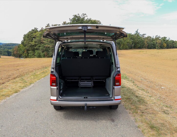 Volkswagen Transporter 9