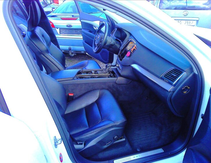 Volvo XC90 SUV / Terénní 2,0 l 173 kw