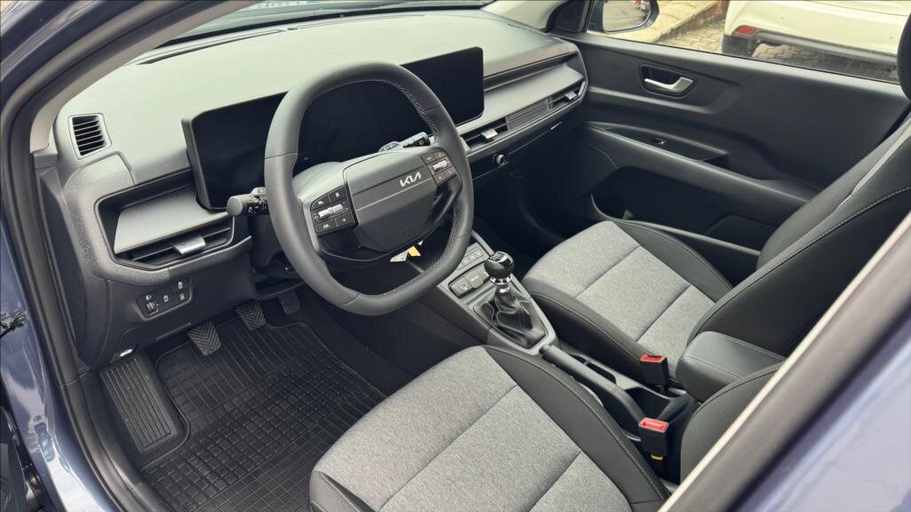 KIA Stonic CUV / Crossover 998,0 74 kw