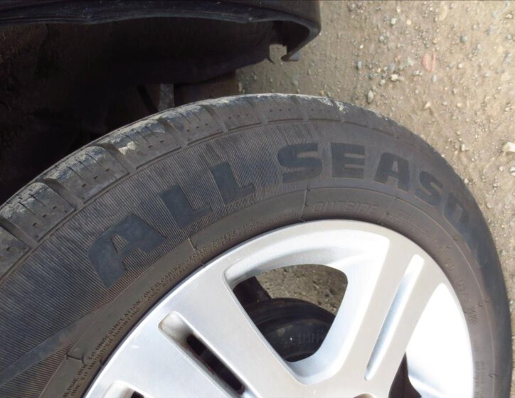 Subaru Justy Hatchback 998,0 51 kw