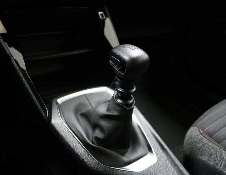 Peugeot 2008 SUV / Terénní 1,2 l 74 kw