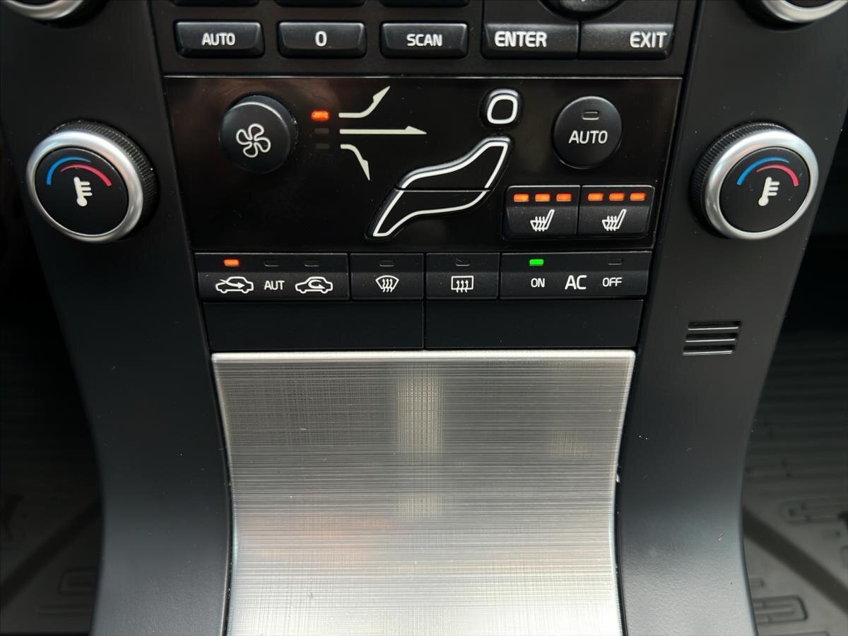 Volvo V70 Kombi 2,5 l 147 kw