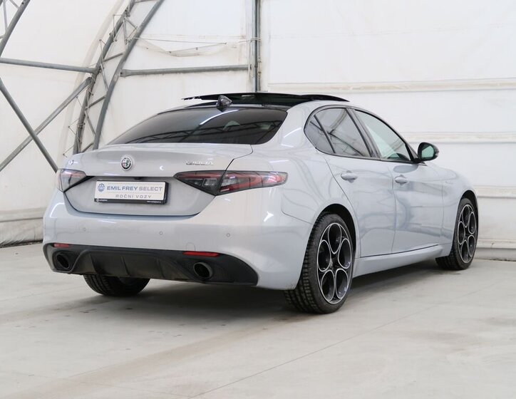 Alfa Romeo Giulia Sedan 2,0 l 206 kw