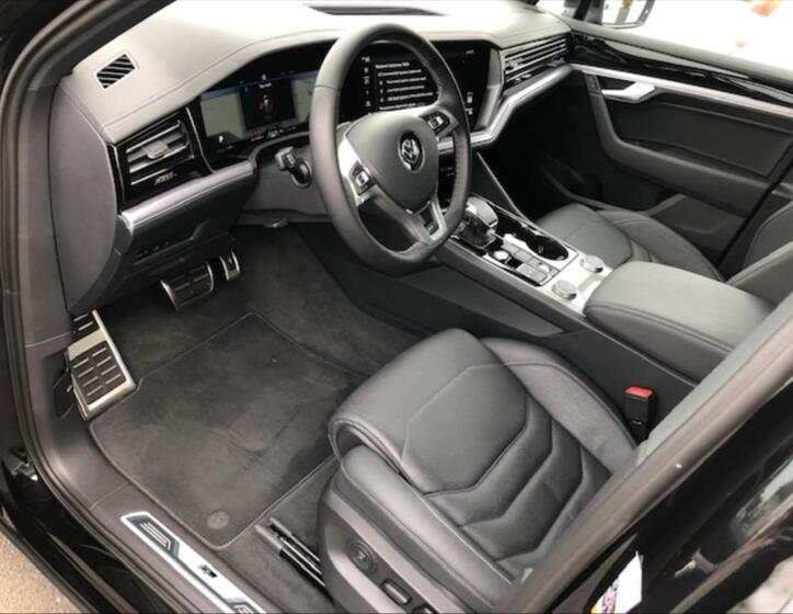 Volkswagen Touareg 8