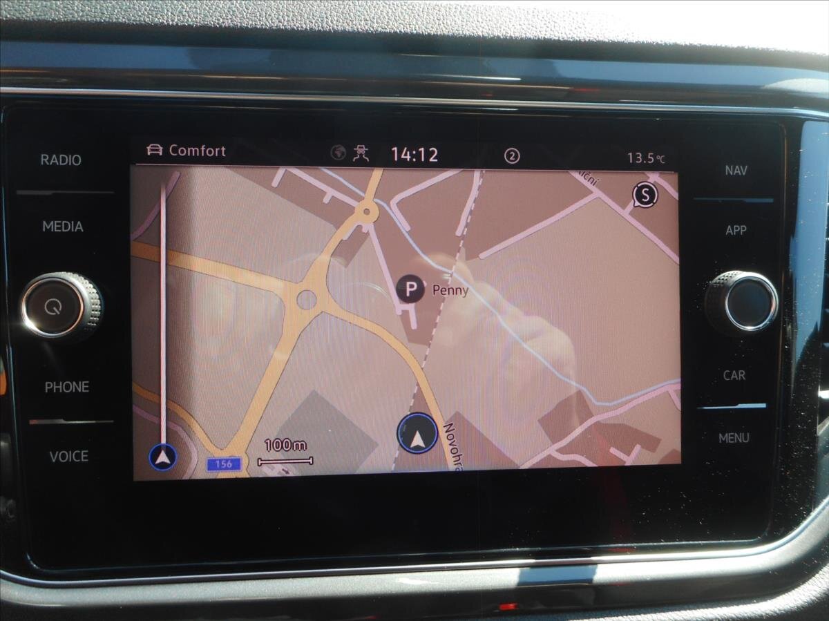 Volkswagen T-Roc SUV / Terénní 1,5 l 110 kw