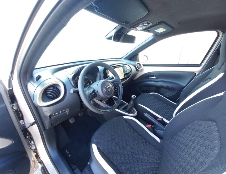 Toyota Aygo Hatchback 998,0 53 kw