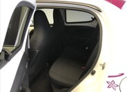 Peugeot 108 10