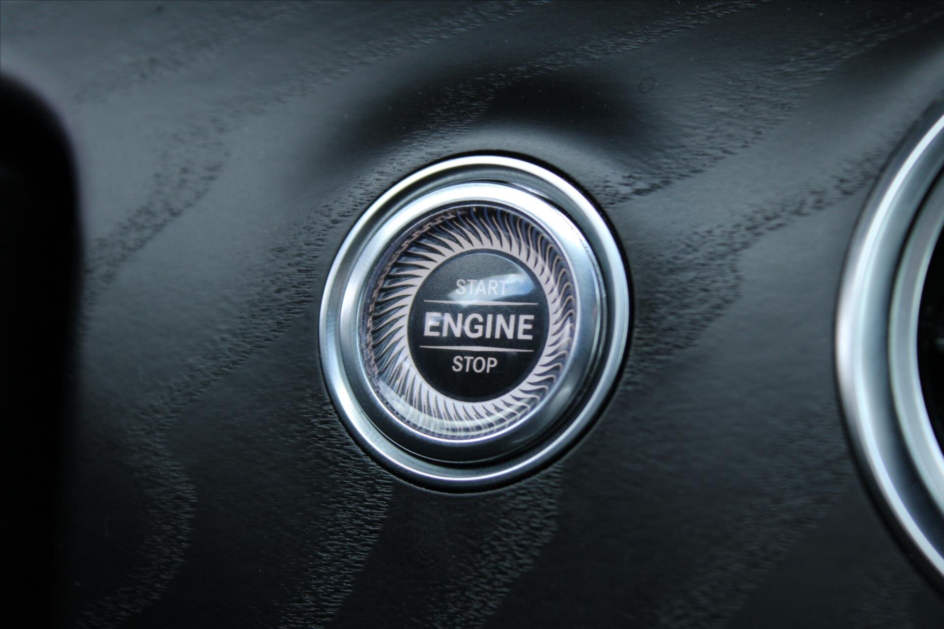 Mercedes-Benz Třídy E Sedan / Limuzína 2,0 l 143 kw