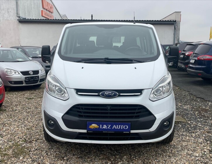 Ford Tourneo Custom 2