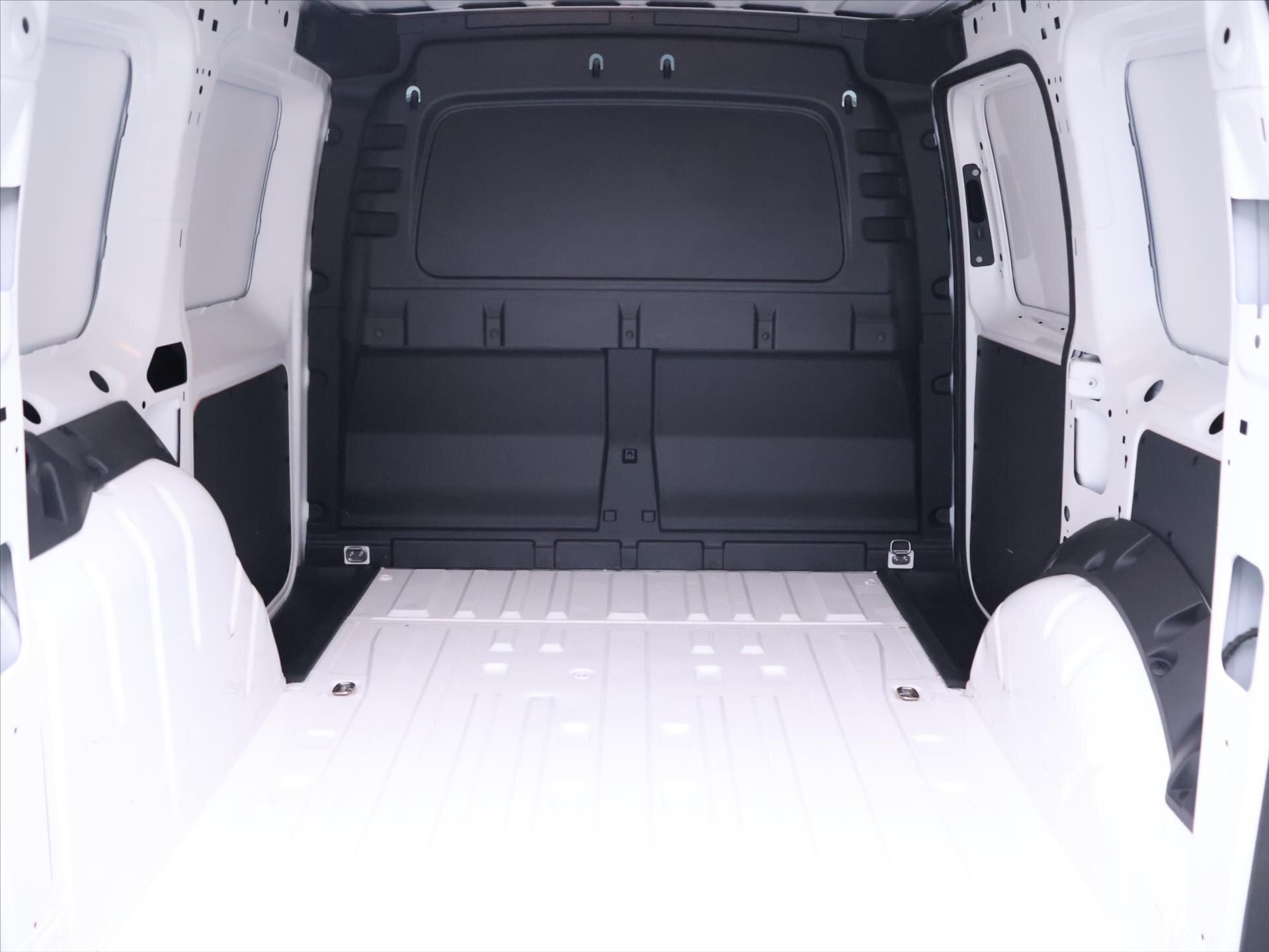 Volkswagen Caddy Skříň 2,0 l 75 kw