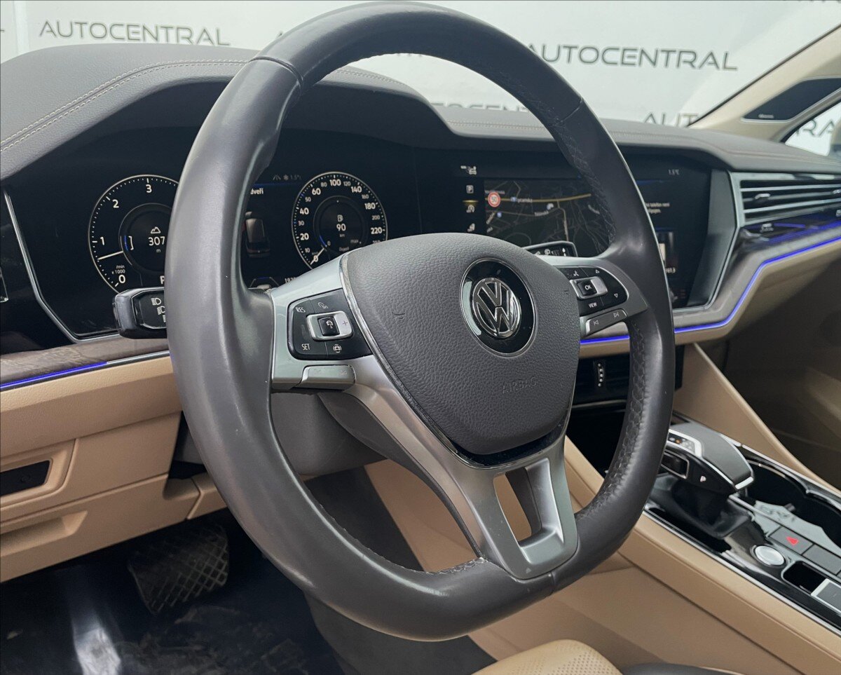 Volkswagen Touareg SUV / Terénní 3,0 l 210 kw