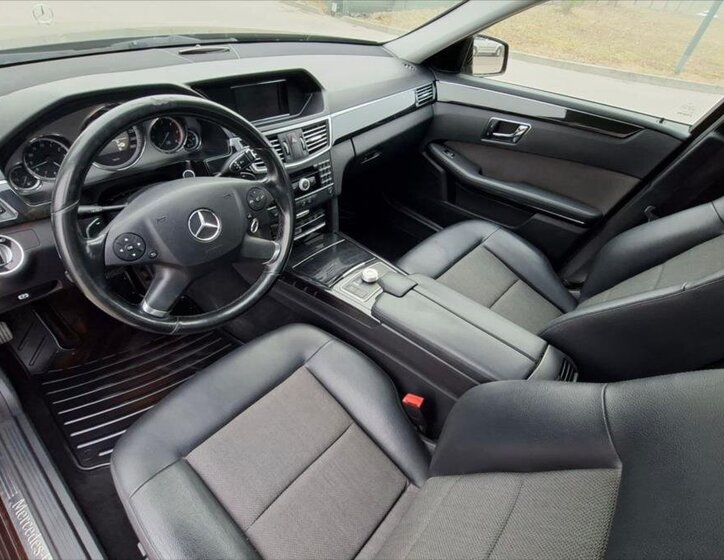 Mercedes-Benz Třídy E Sedan / Limuzína 3,0 l 170 kw