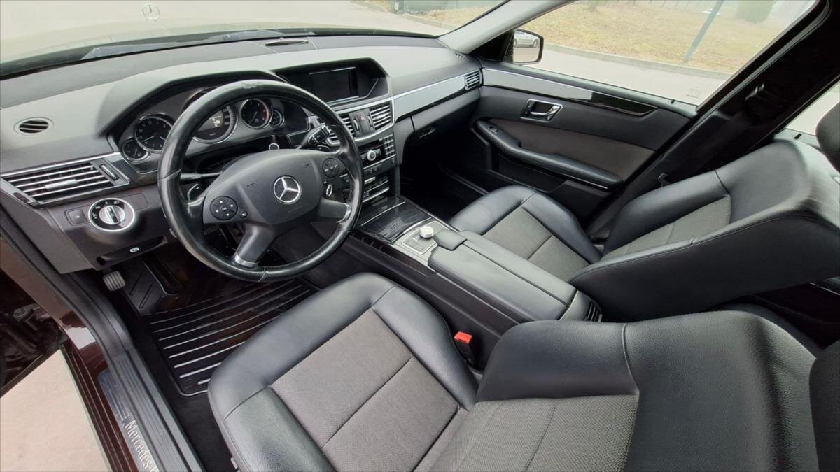 Mercedes-Benz Třídy E Sedan / Limuzína 3,0 l 170 kw