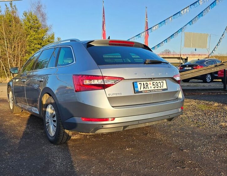 Škoda Superb Kombi 2,0 l 140 kw