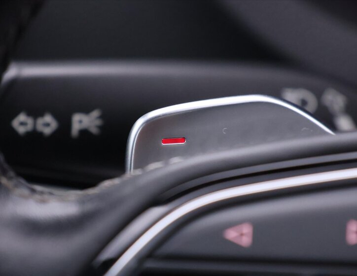 Audi S3 Hatchback 2,0 l 221 kw