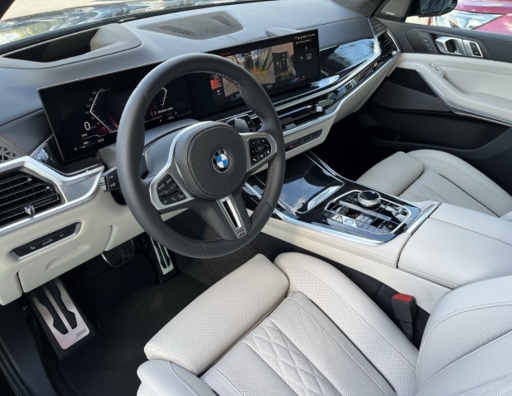 BMW X7 8