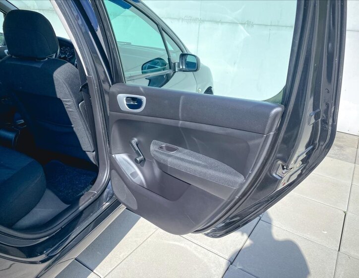 Peugeot 307 Hatchback 1,6 l 66 kw