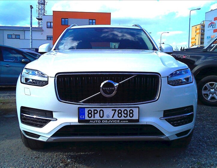 Volvo XC90 SUV / Terénní 2,0 l 173 kw
