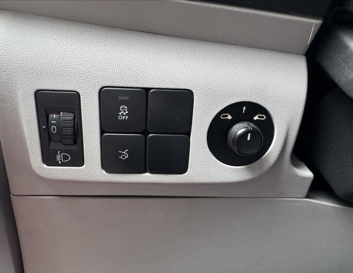 Peugeot 301 Sedan 1,6 l 85 kw