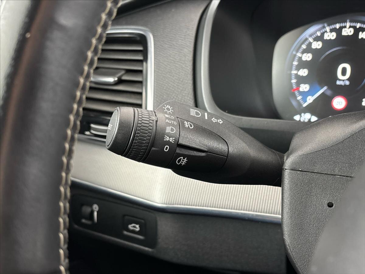 Volvo XC90 SUV / Terénní 2,0 l 173 kw