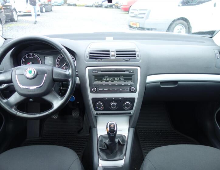 Škoda Octavia 16