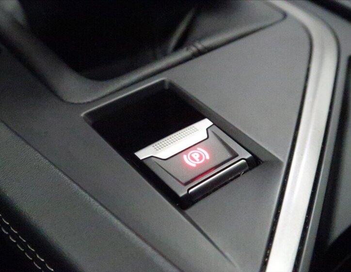 Peugeot 308 Hatchback 1,2 l 96 kw