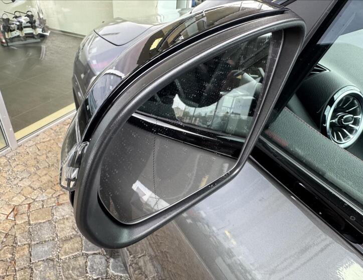 Mercedes-Benz GLA 29