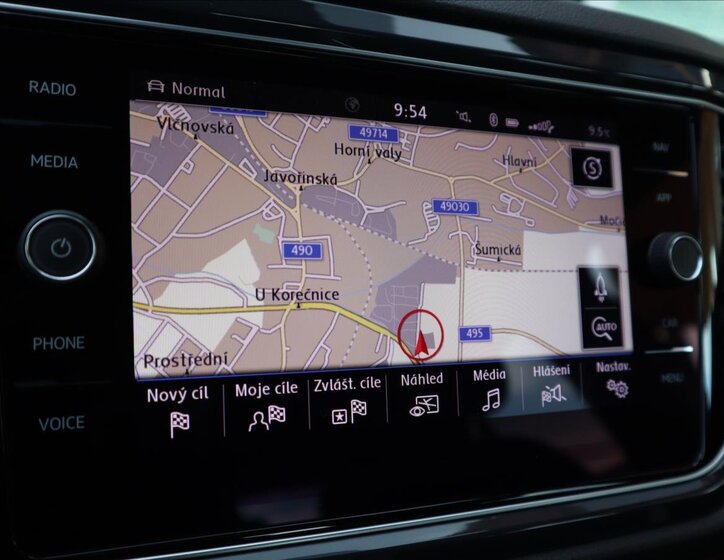 Volkswagen T-Roc CUV 1,5 l 110 kw