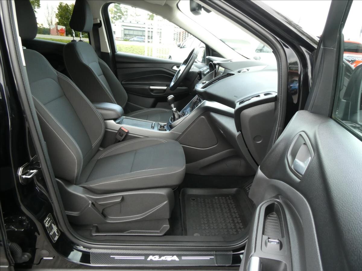 Ford Kuga SUV 1,5 l 110 kw