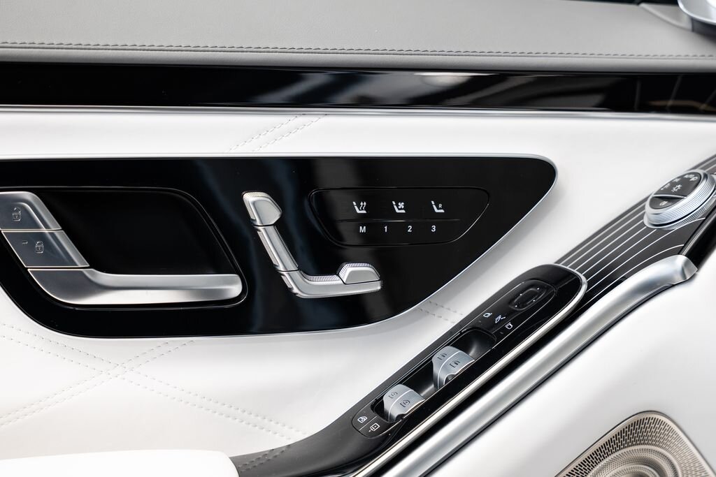 Mercedes-Benz Ostatní Sedan / Limuzína 6,0 l 450 kw