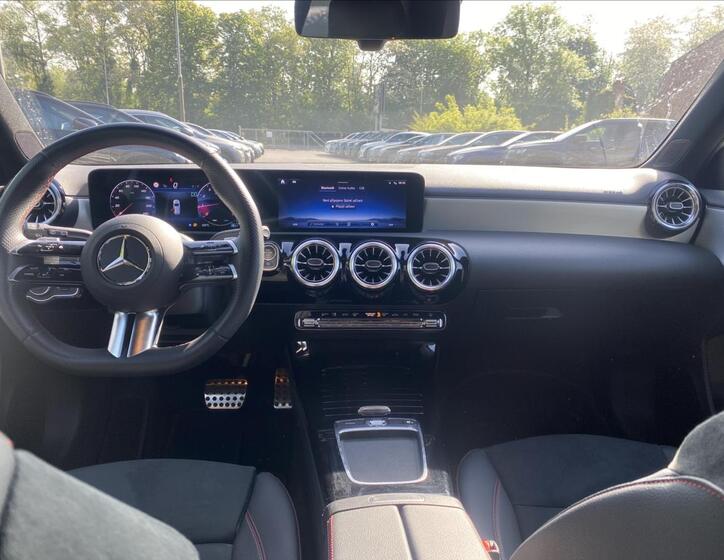 Mercedes-Benz Třídy A 12