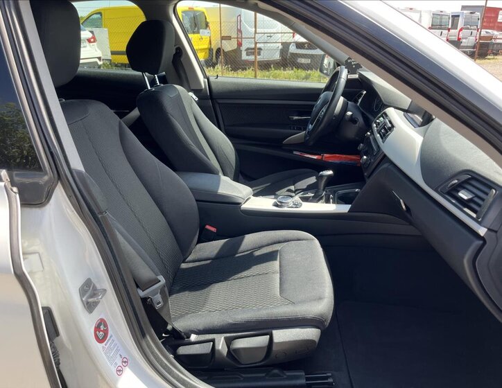 BMW Řada 3 Sedan / Limuzína 2,0 l 135 kw