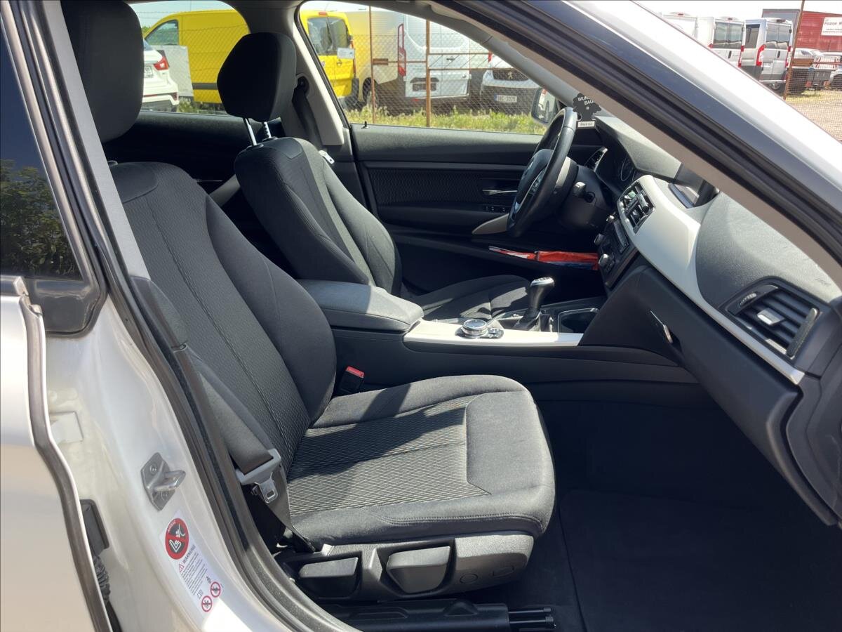 BMW Řada 3 Sedan / Limuzína 2,0 l 135 kw