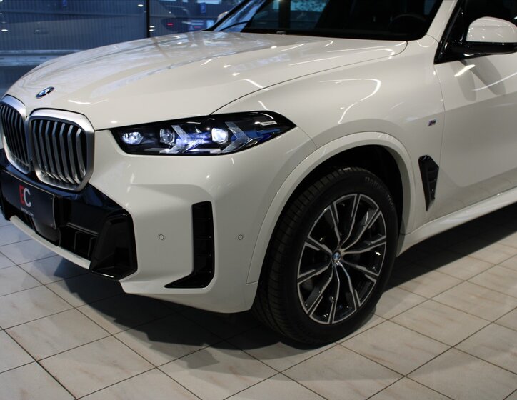 BMW X5 Kombi 3,0 l 210 kw