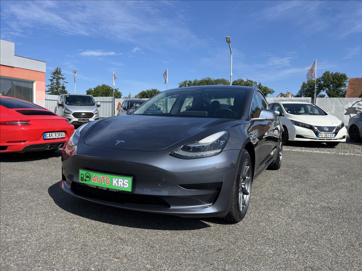 Tesla Model 3 Ostatní 0,0 239 kw