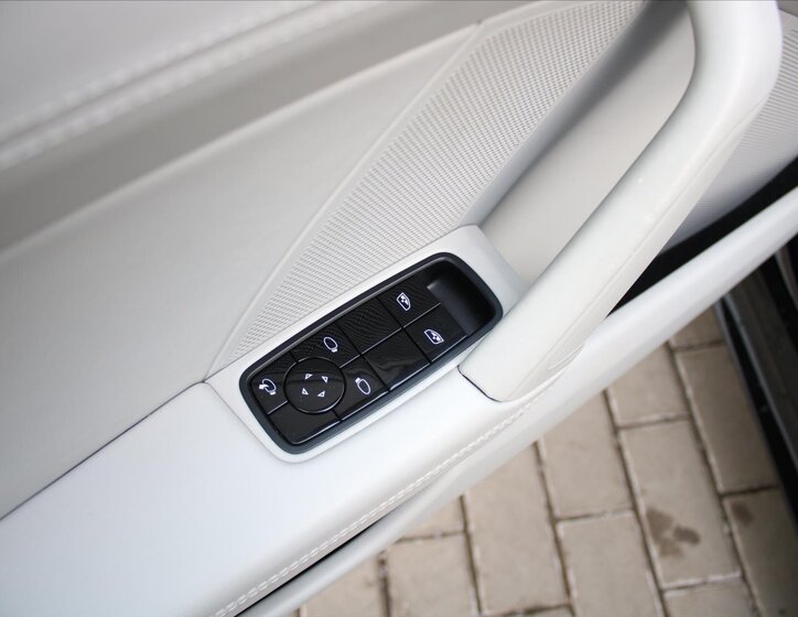 Porsche 911 Kupé 3,0 l 331 kw