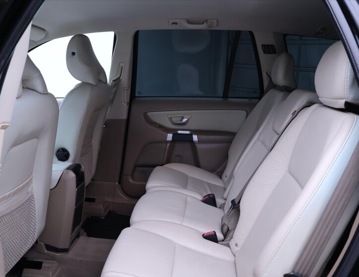 Volvo XC90 SUV 2,4 l 136 kw
