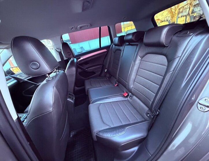 Volkswagen Golf Kombi 1,6 l 81 kw