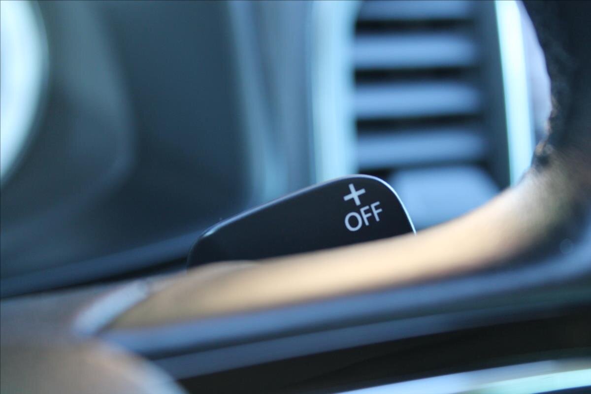 Škoda Karoq SUV / Terénní 1,5 l 110 kw