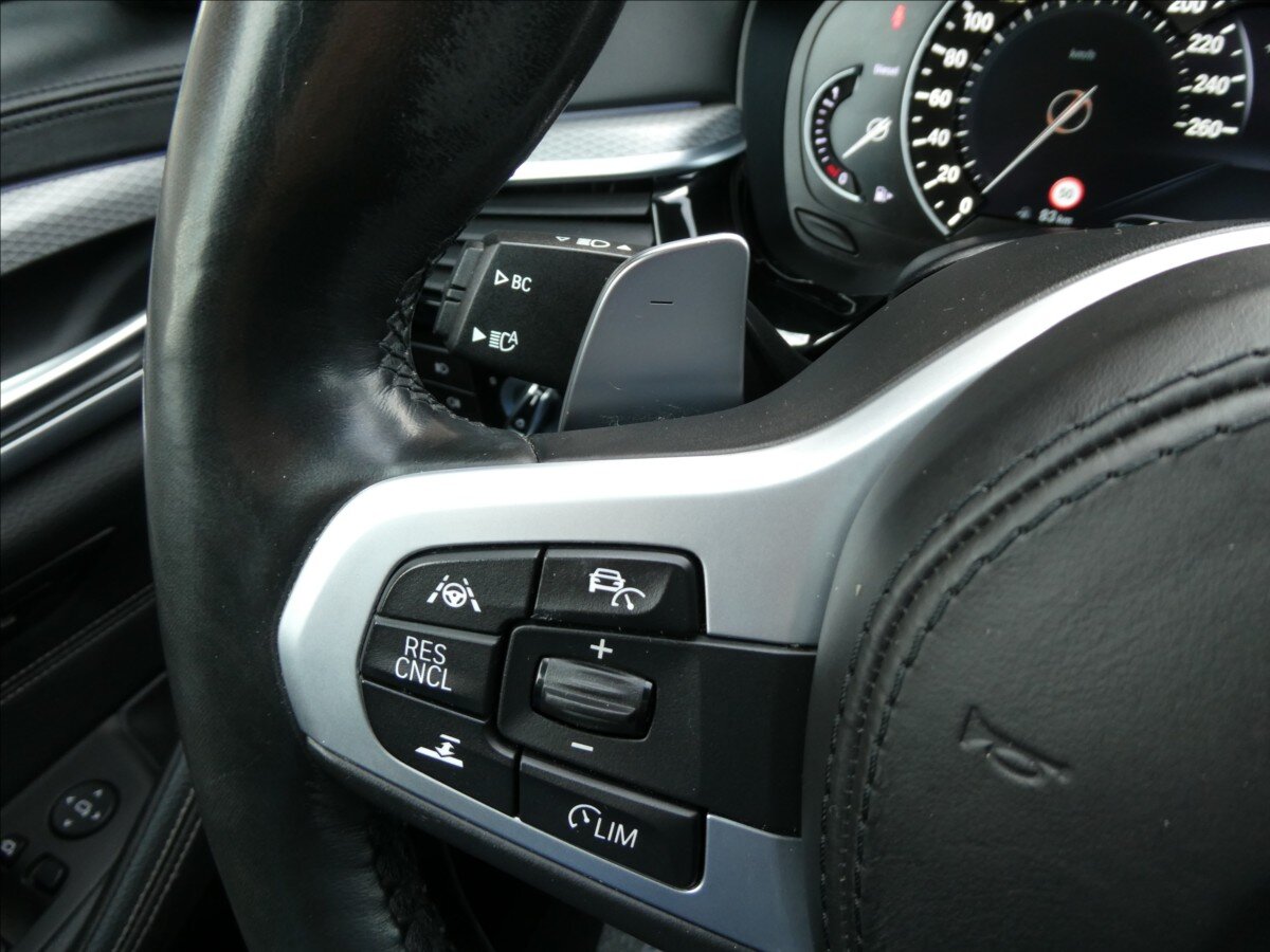 BMW Řada 5 Kombi 3,0 l 235 kw