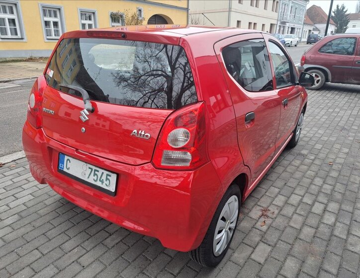 Suzuki Alto Hatchback 996,0 50 kw